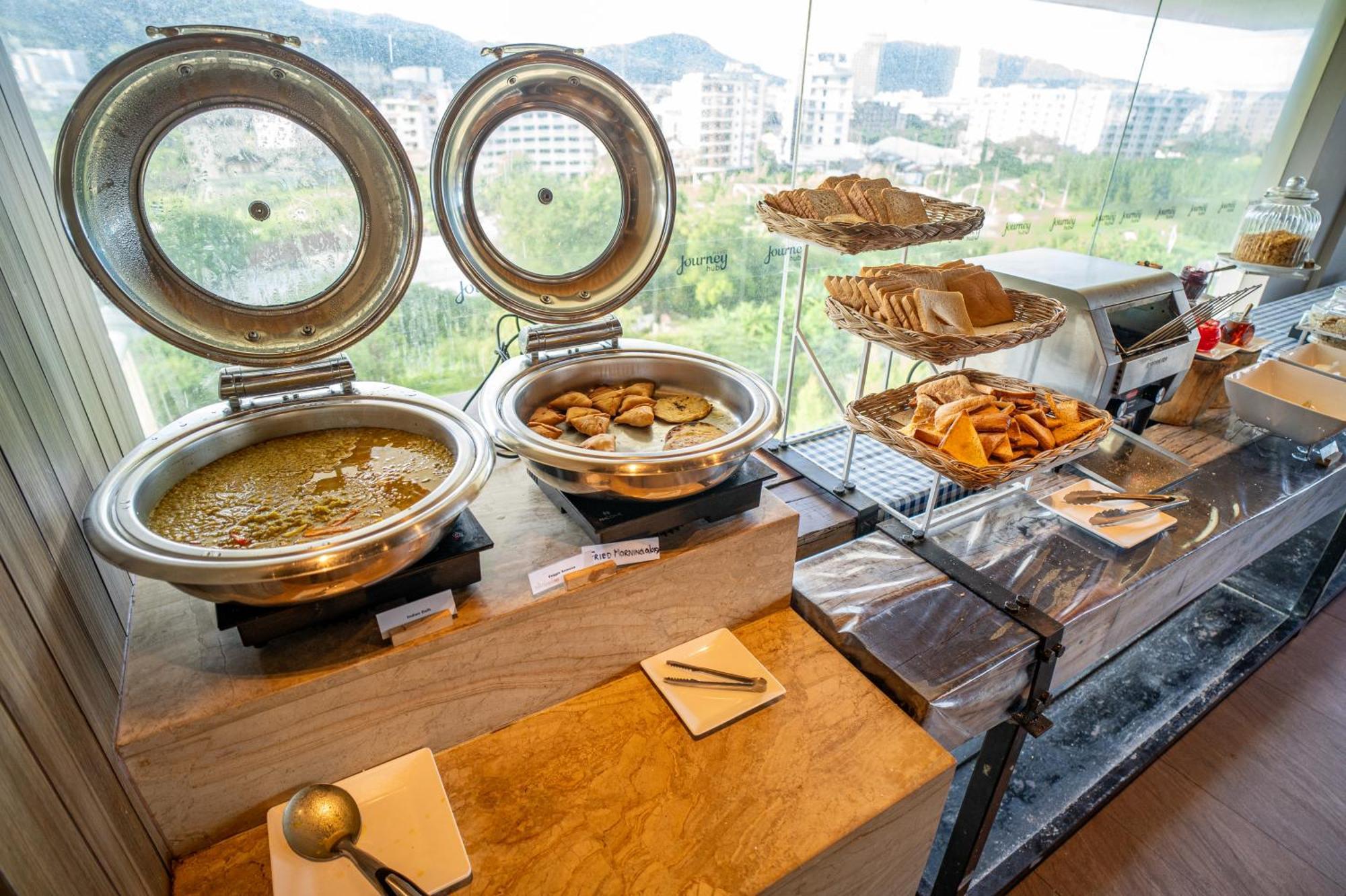 Journeyhub Phuket Patong Otel Dış mekan fotoğraf
