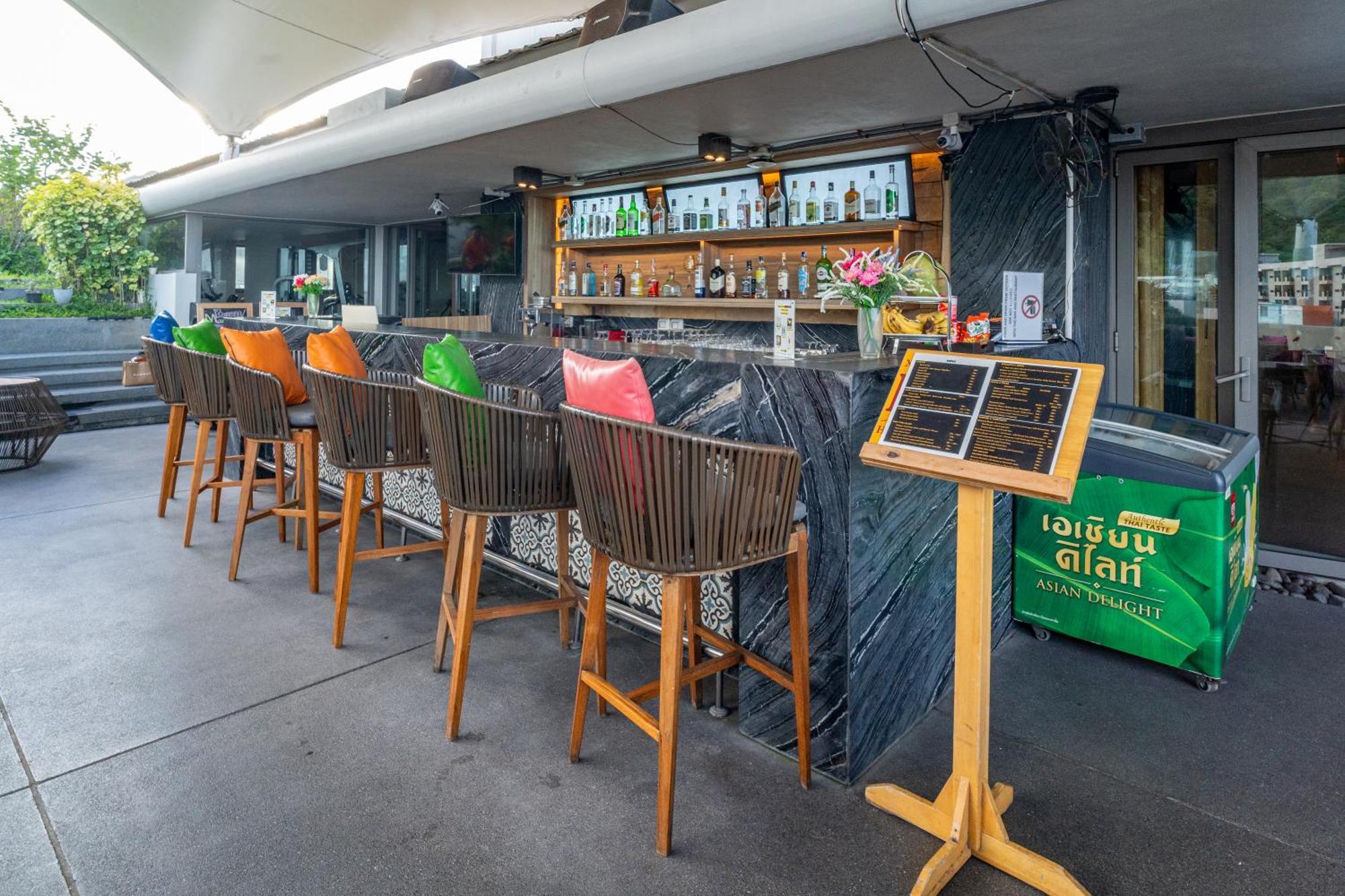 Journeyhub Phuket Patong Otel Dış mekan fotoğraf