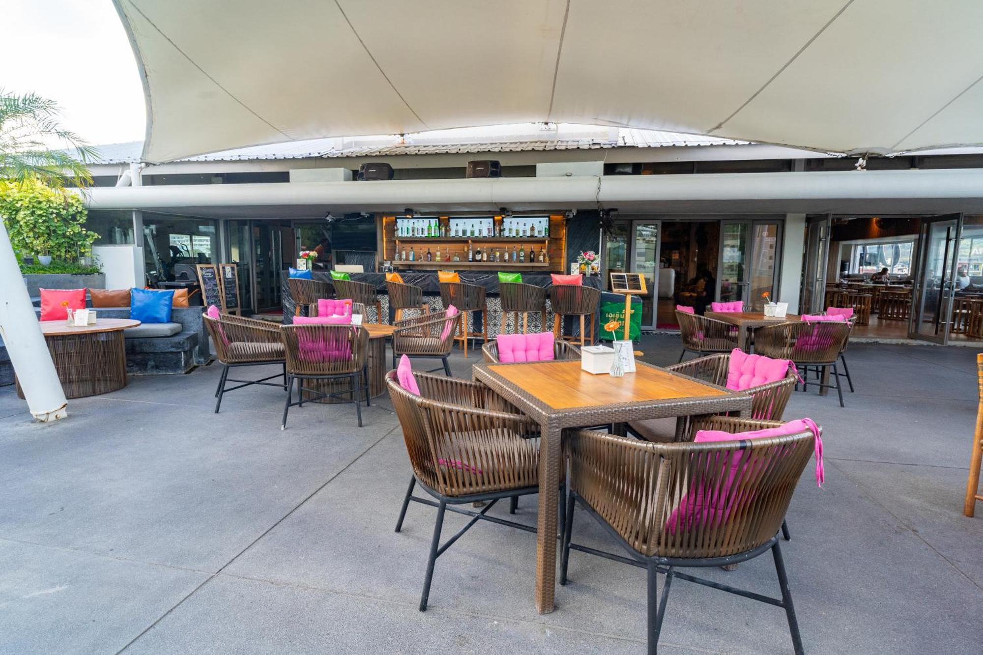 Journeyhub Phuket Patong Otel Dış mekan fotoğraf