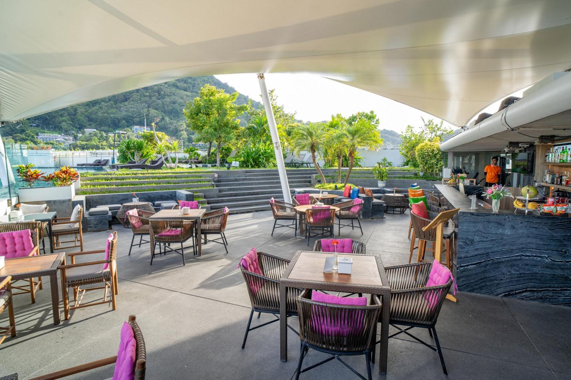 Journeyhub Phuket Patong Otel Dış mekan fotoğraf