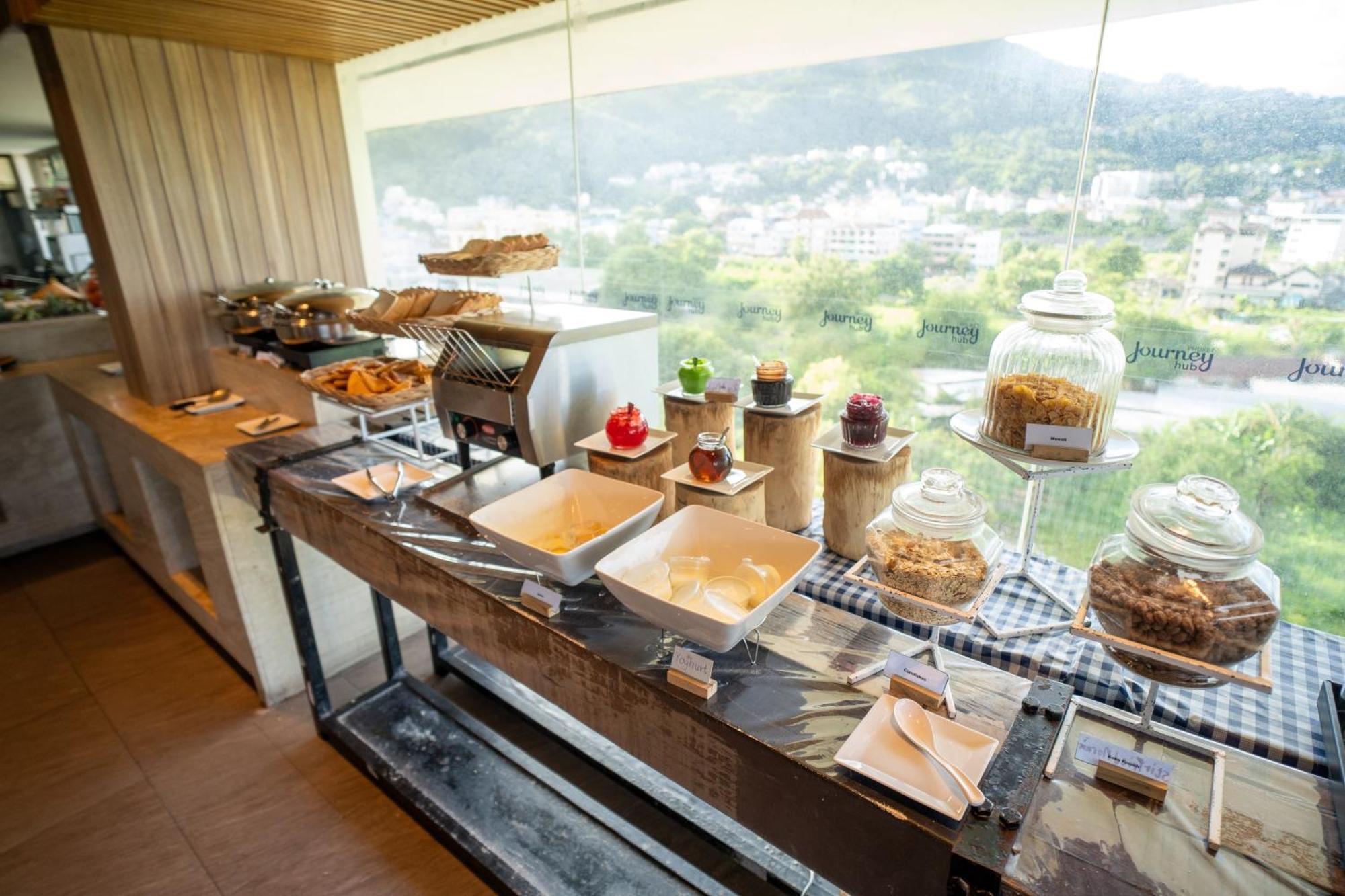 Journeyhub Phuket Patong Otel Dış mekan fotoğraf