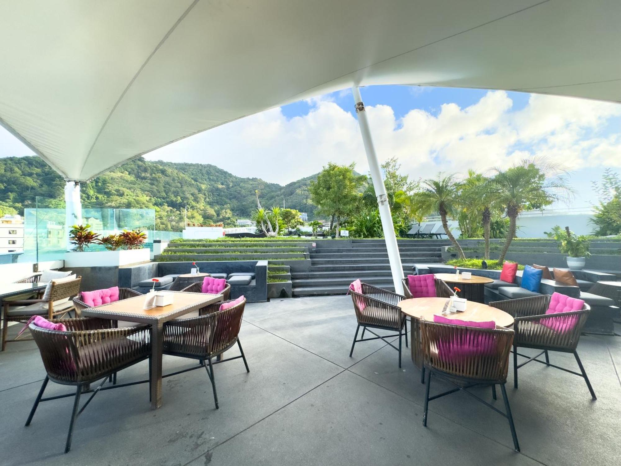 Journeyhub Phuket Patong Otel Dış mekan fotoğraf