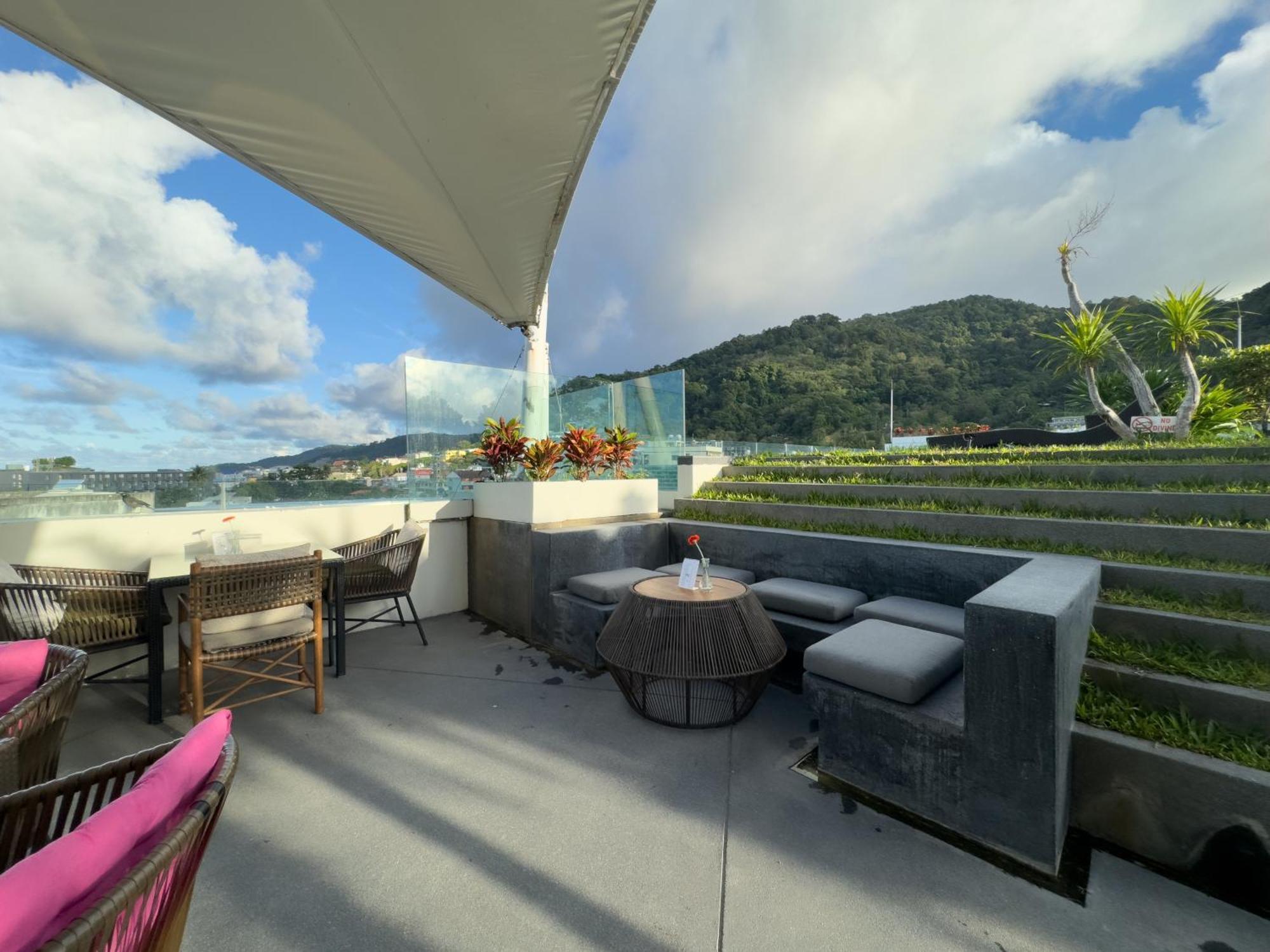 Journeyhub Phuket Patong Otel Dış mekan fotoğraf