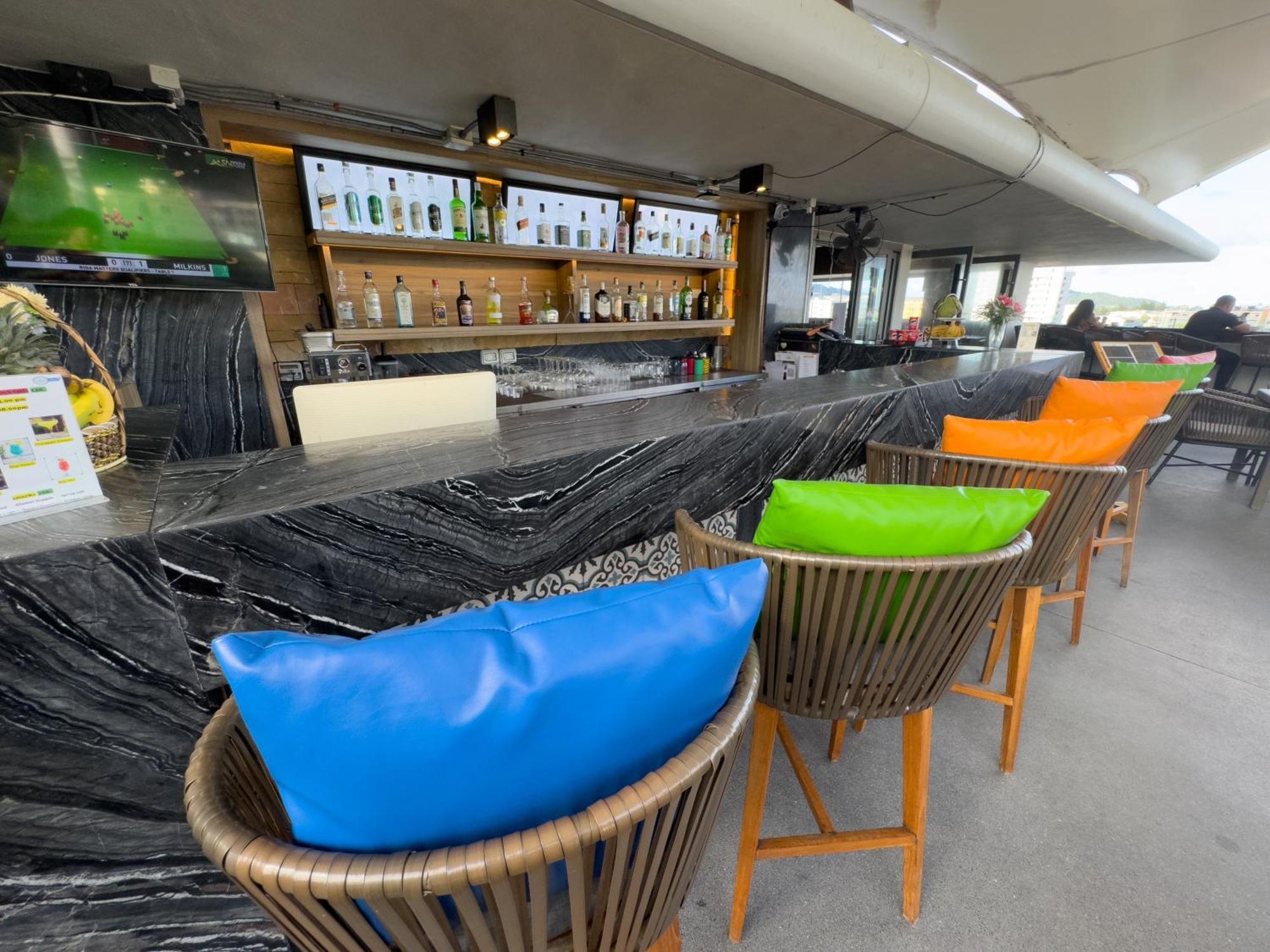 Journeyhub Phuket Patong Otel Dış mekan fotoğraf