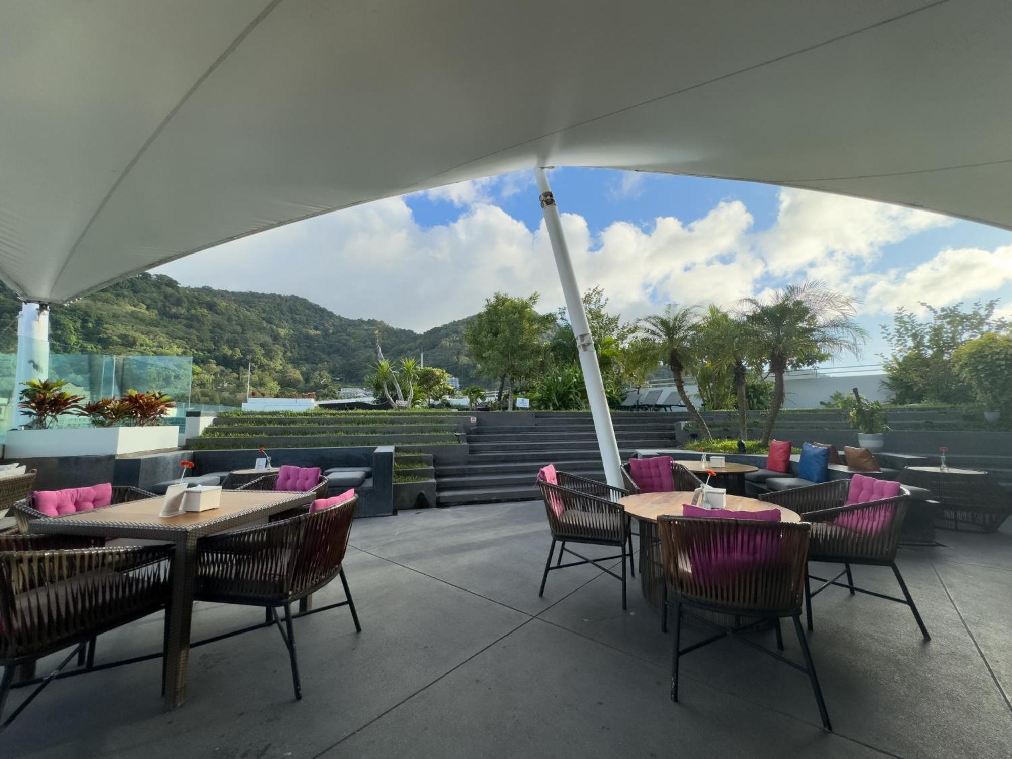 Journeyhub Phuket Patong Otel Dış mekan fotoğraf