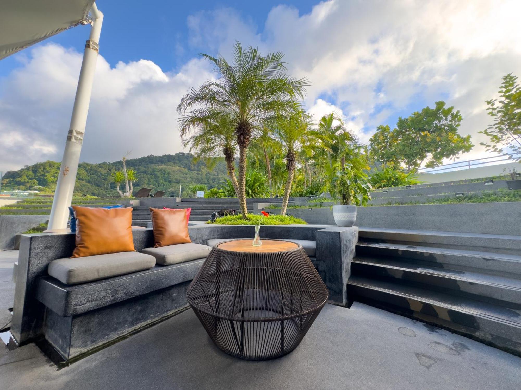 Journeyhub Phuket Patong Otel Dış mekan fotoğraf