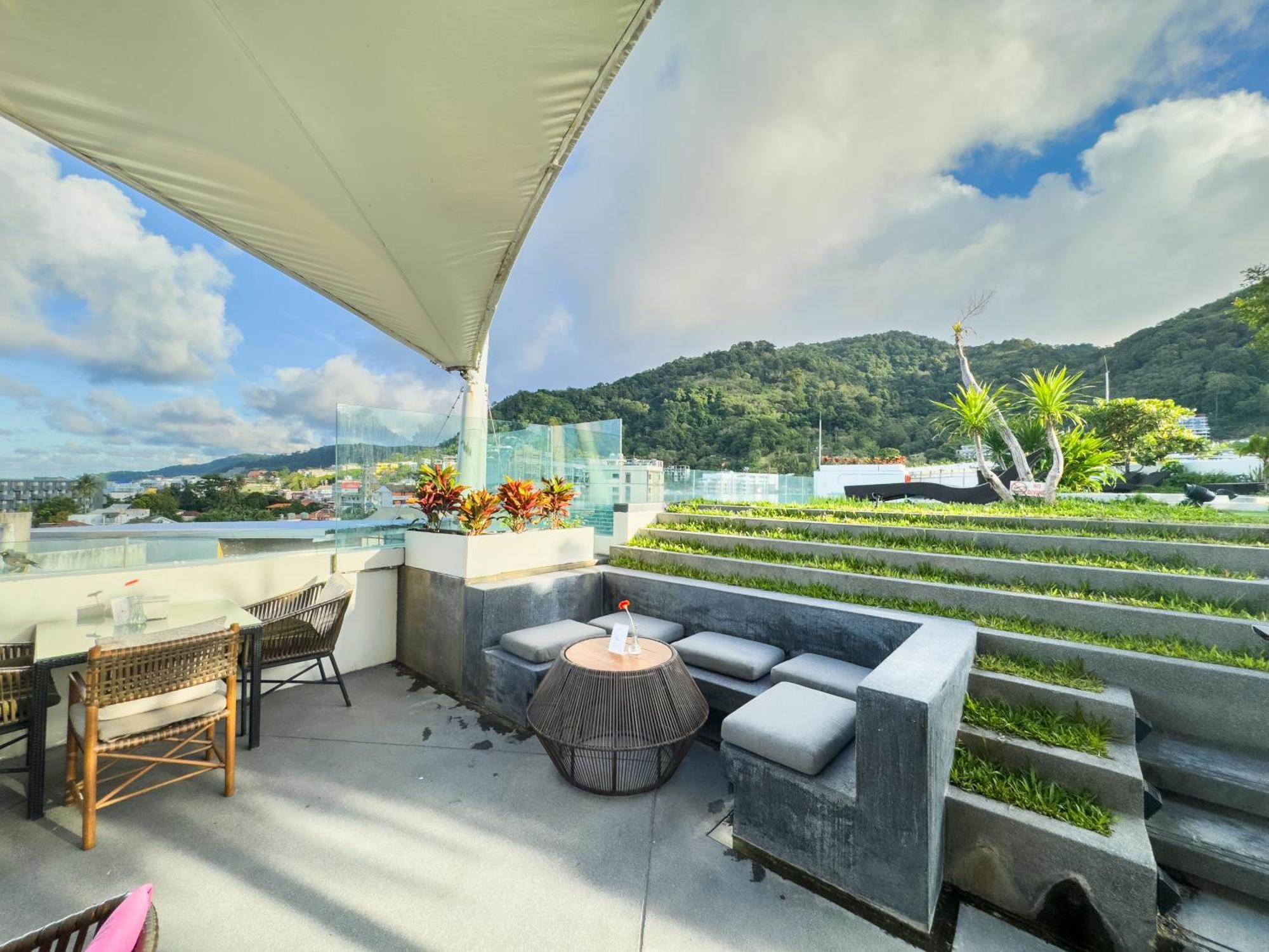 Journeyhub Phuket Patong Otel Dış mekan fotoğraf